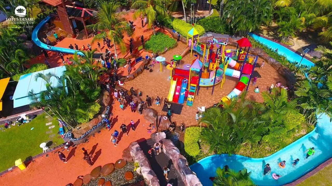 Lotus Desaru Beach Resort, 2 Bdrms, W/Splash Park Bandar Penawar Exterior foto
